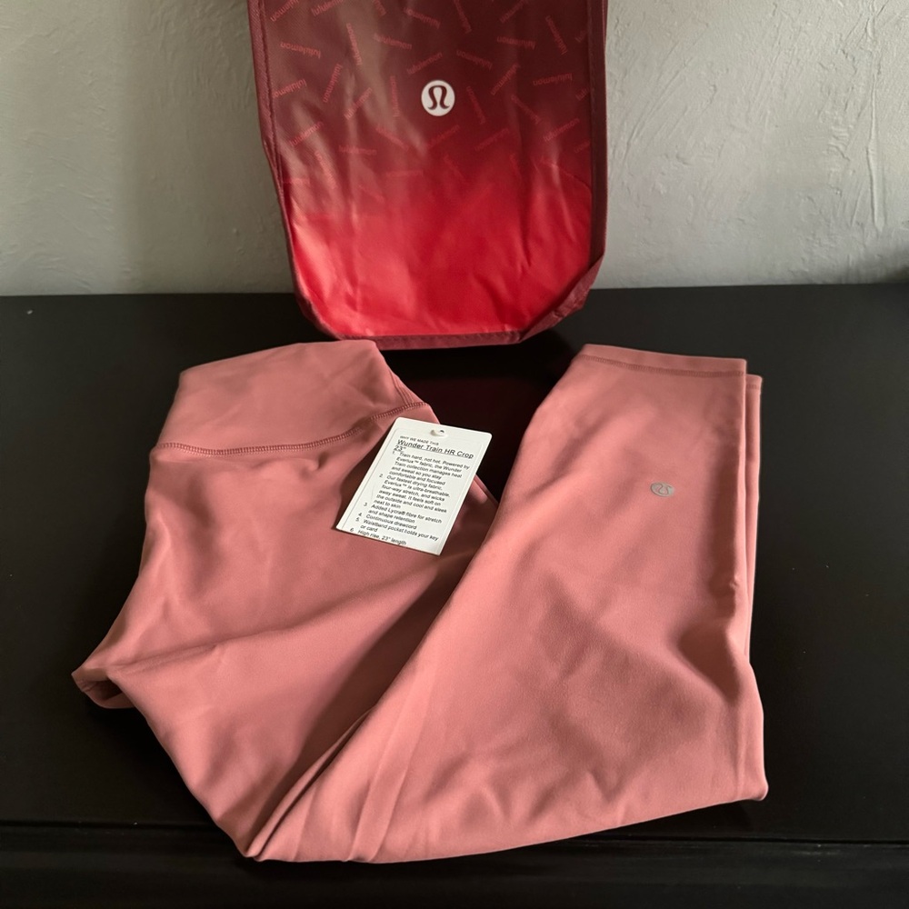 NWT Lululemon Athletica Wunder Train HR Crop 23”